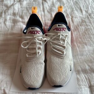 Women’s Nike shoes